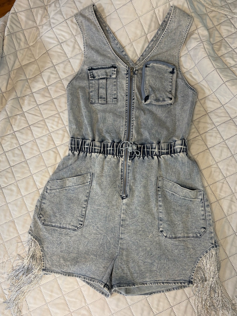 Blue B Collection Rhinestone Fringe
Acid wash Denim Romper. NWT Size M - Picture 4 of 6